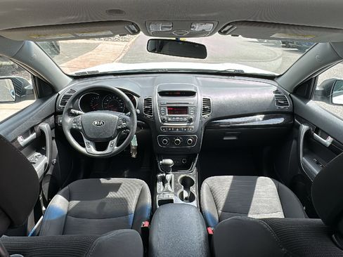 Used 2015 Kia Sorento LX image 26