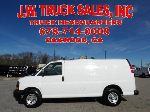 Used 2021 Chevrolet Express 2500 image 2