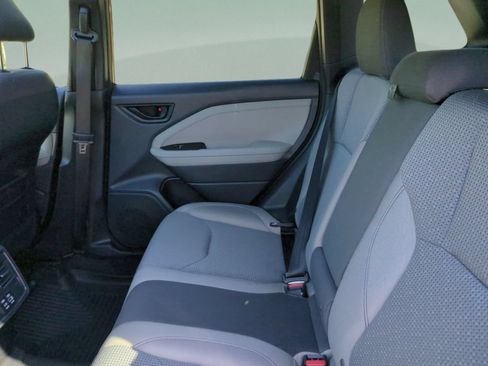Used 2025 Subaru Forester Premium AWD/4WD image 19