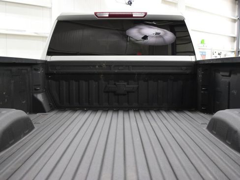 Used 2022 Chevrolet Silverado 2500 Custom w/ Custom Value Package AWD/4WD image 26
