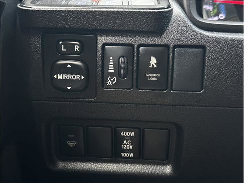 Used 2017 Toyota 4Runner TRD Off-Road Premium AWD/4WD image 27