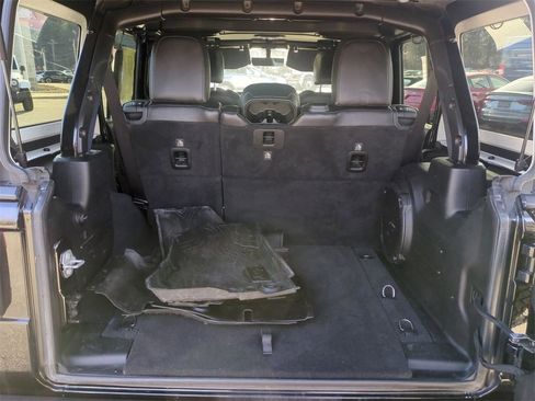 Used 2018 Jeep Wrangler Unlimited Rubicon image 26