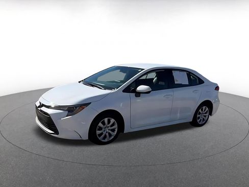 Used 2025 Toyota Corolla LE image 8