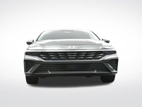 New 2026 Hyundai Elantra Limited FWD image 17