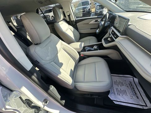 New 2026 Ford Explorer Active w/ Active Comfort Package image 31