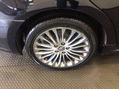 Used 2017 Toyota Avalon Limited FWD image 28