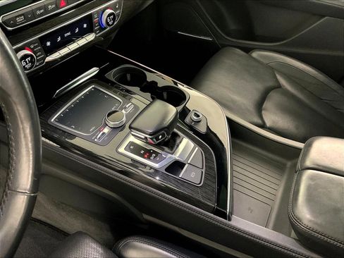 Used 2018 Audi Q7 3.0T Prestige w/ Prestige Package AWD/4WD image 18