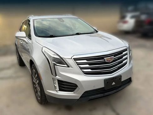 Used 2017 Cadillac XT5 Premium Luxury FWD image 17