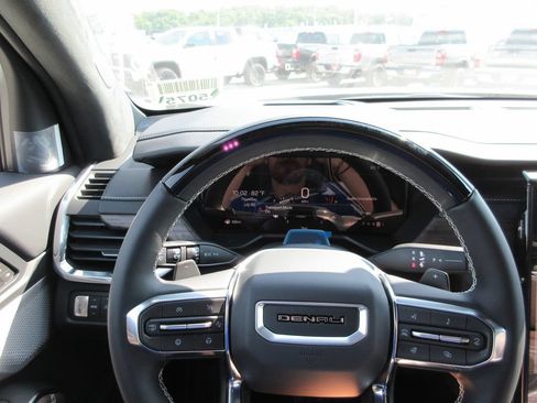 New 2026 GMC Acadia Denali Ultimate FWD image 21