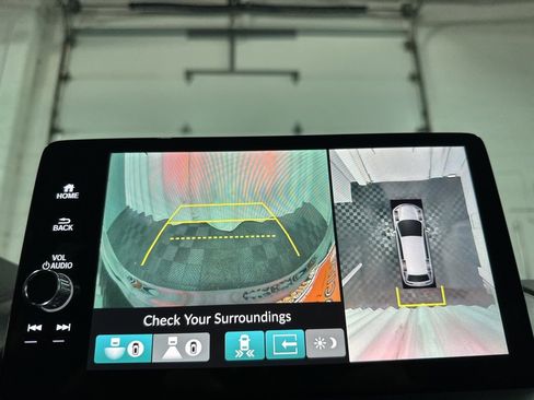 Used 2025 Honda Pilot TrailSport image 32