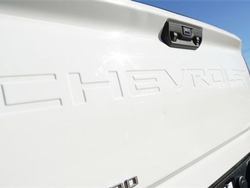 Used 2021 Chevrolet Silverado 2500 LT w/ Fleet Comfort Package image 12