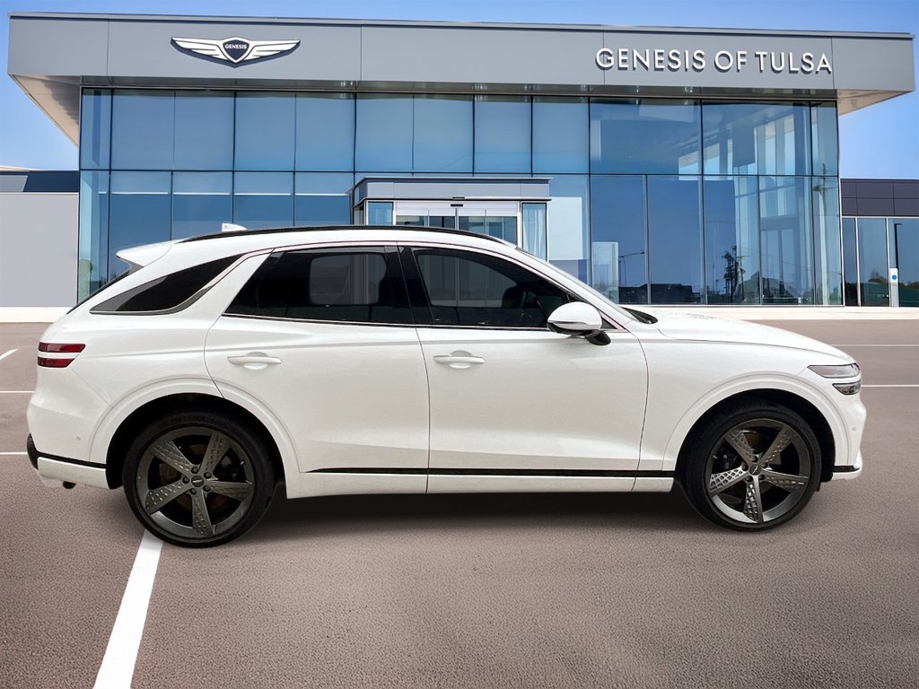 Used 2025 Genesis GV70 3.5T Sport w/ Sport Advanced Package AWD/4WD image 9