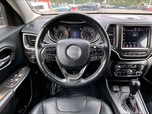 Used 2019 Jeep Cherokee Trailhawk AWD/4WD image 5