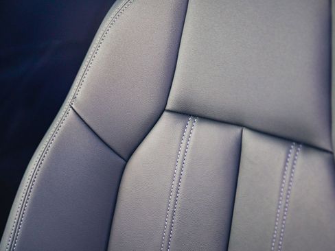 Certified 2025 Audi Q6 e-tron Premium w/ Convenience Package image 28