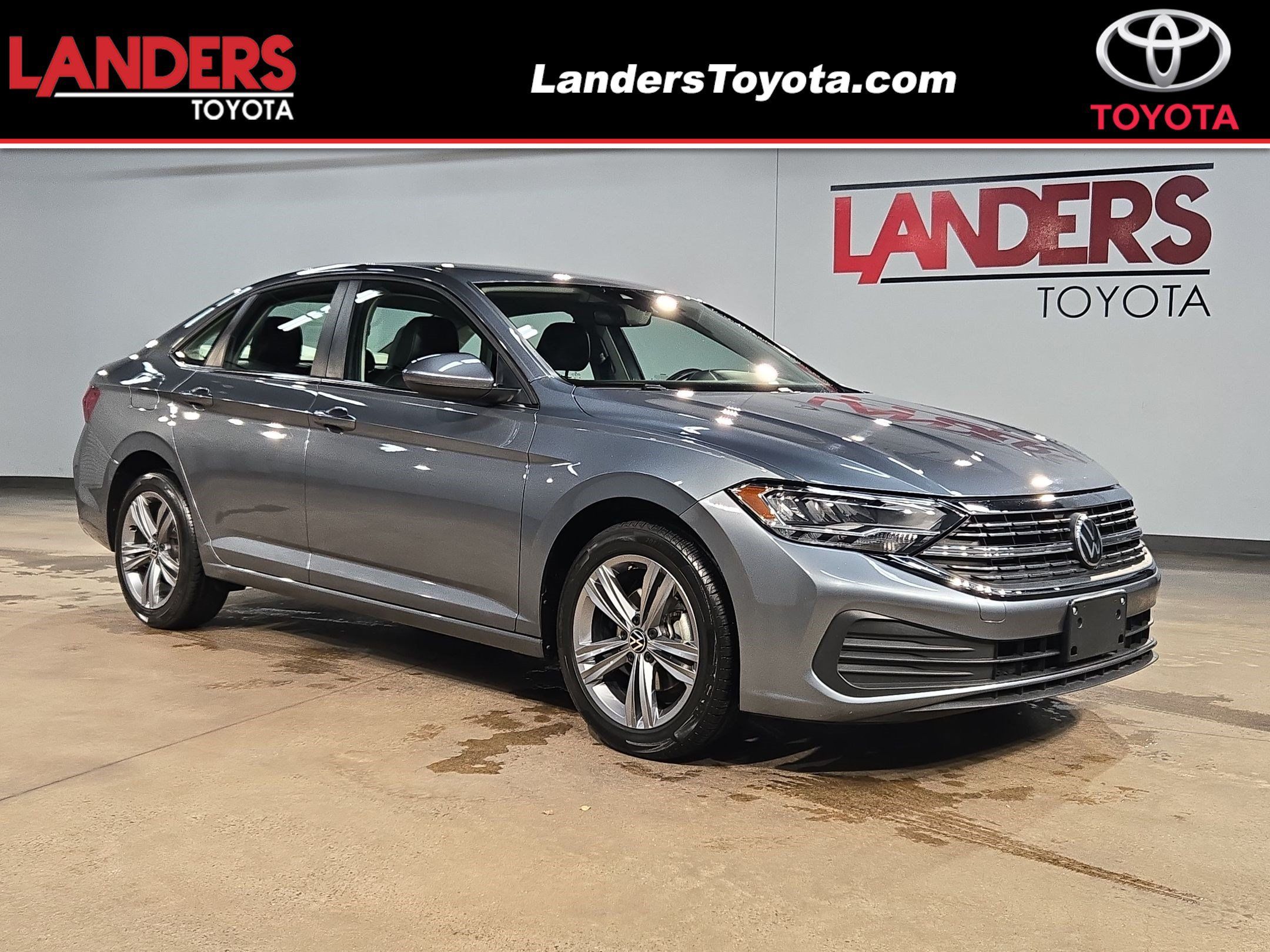 Used 2024 Volkswagen Jetta SE FWD image 1