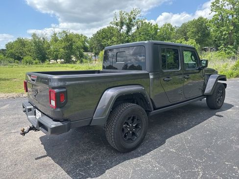 Used 2022 Jeep Gladiator Sport AWD/4WD image 4