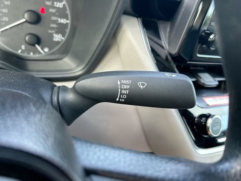 Used 2025 Toyota Corolla LE FWD image 18