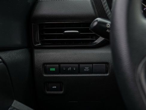 Used 2024 Nissan Sentra SV image 33