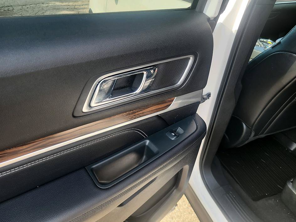 Used 2019 Ford Explorer Limited w/ Equipment Group 301A AWD/4WD image 30