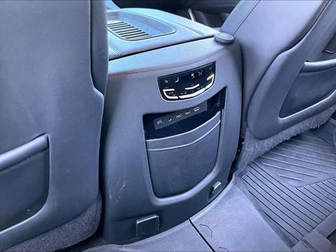 Used 2020 Cadillac Escalade Luxury AWD/4WD image 24