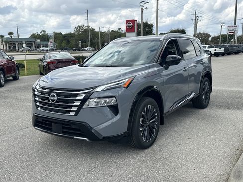 New 2026 Nissan Rogue Platinum image 3