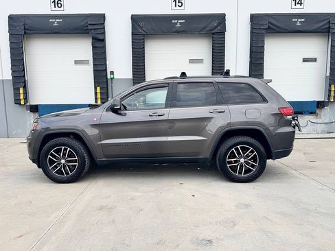 Used 2017 Jeep Grand Cherokee Trailhawk AWD/4WD image 12