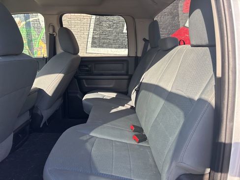 Used 2015 RAM 1500 Express image 19