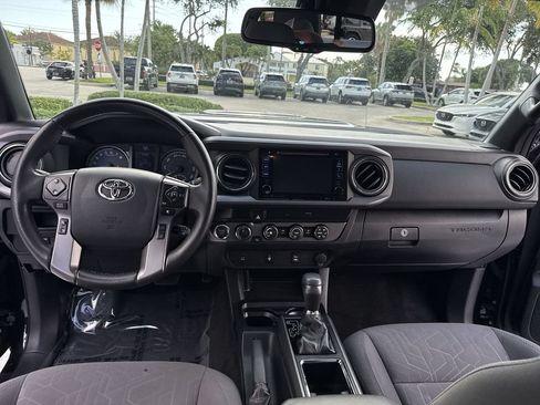 Used 2019 Toyota Tacoma TRD Sport AWD/4WD image 36