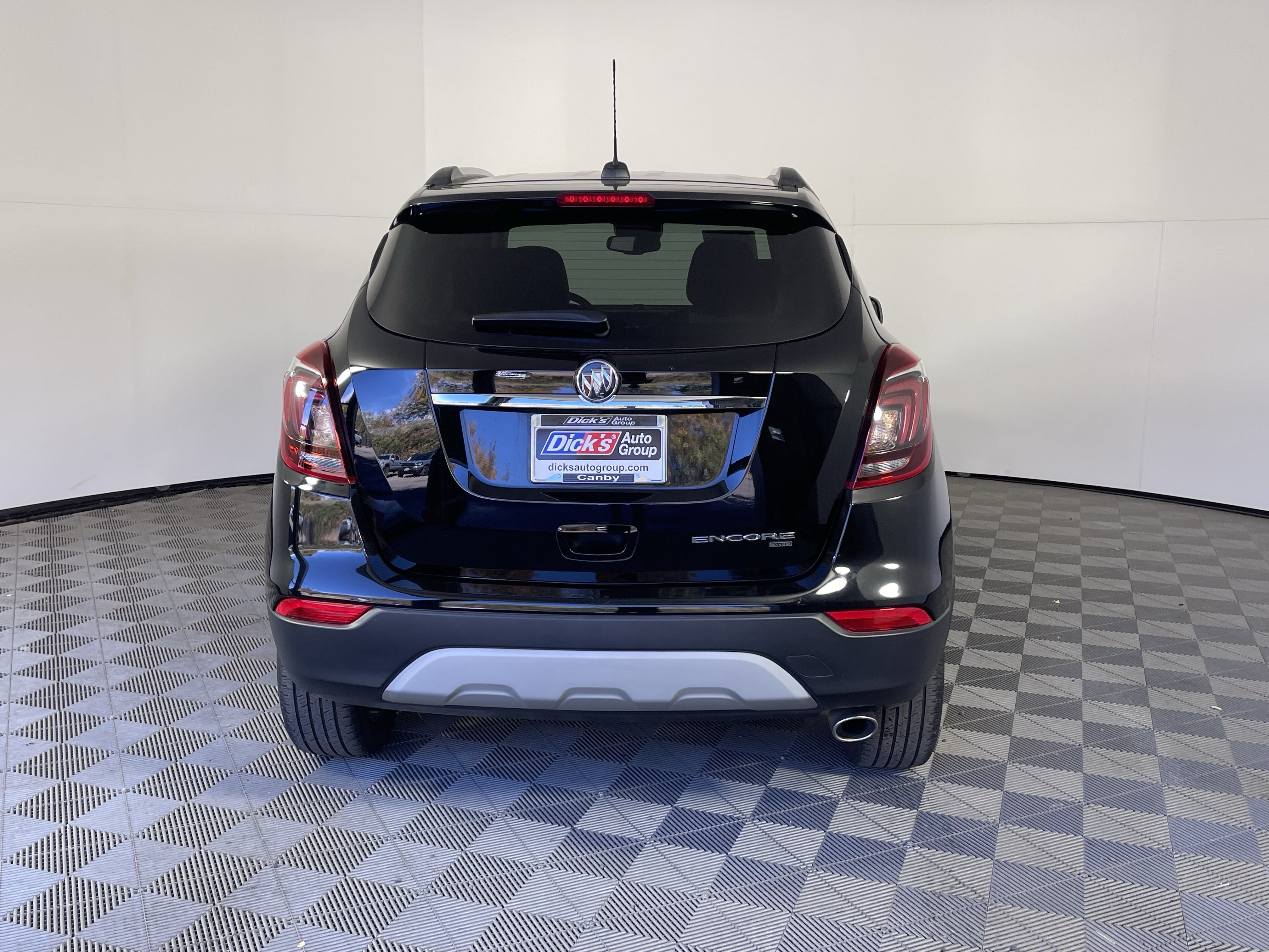 Used 2022 Buick Encore Preferred w/ Safety Package AWD/4WD image 4