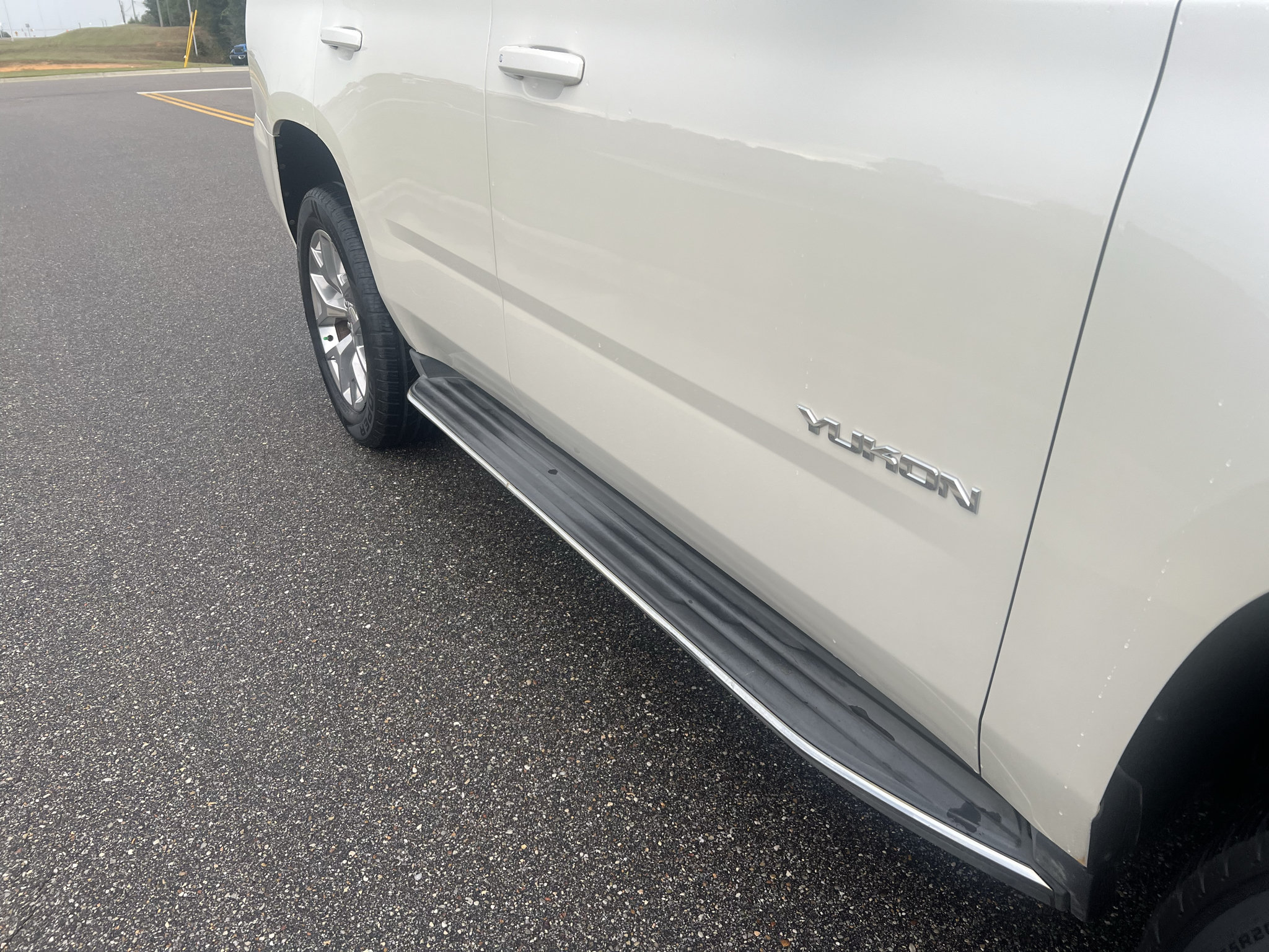 Used 2015 GMC Yukon SLT w/ Open Road Package RWD image 3