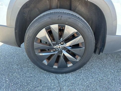 Used 2022 Volkswagen Taos S image 6