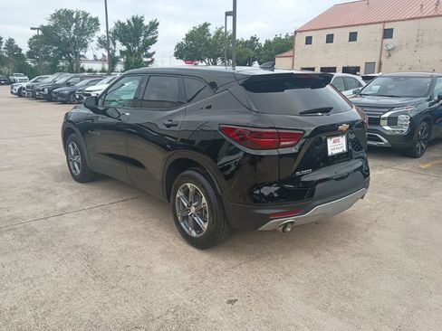 Used 2025 Chevrolet Blazer LT FWD image 8
