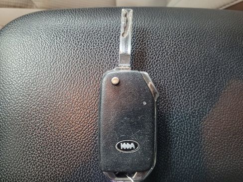 Used 2021 Kia Forte LXS FWD image 32