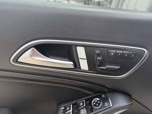 Used 2014 Mercedes-Benz CLA 250 image 11