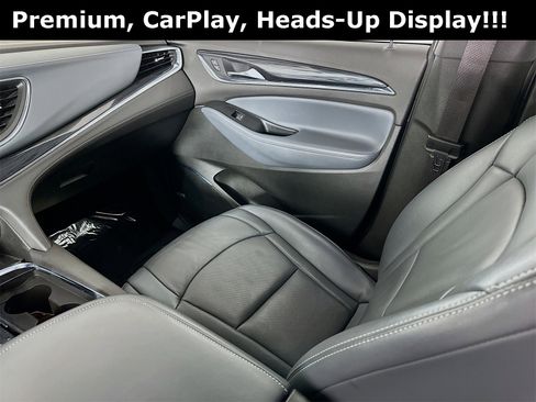 Used 2024 Buick Enclave Premium image 25