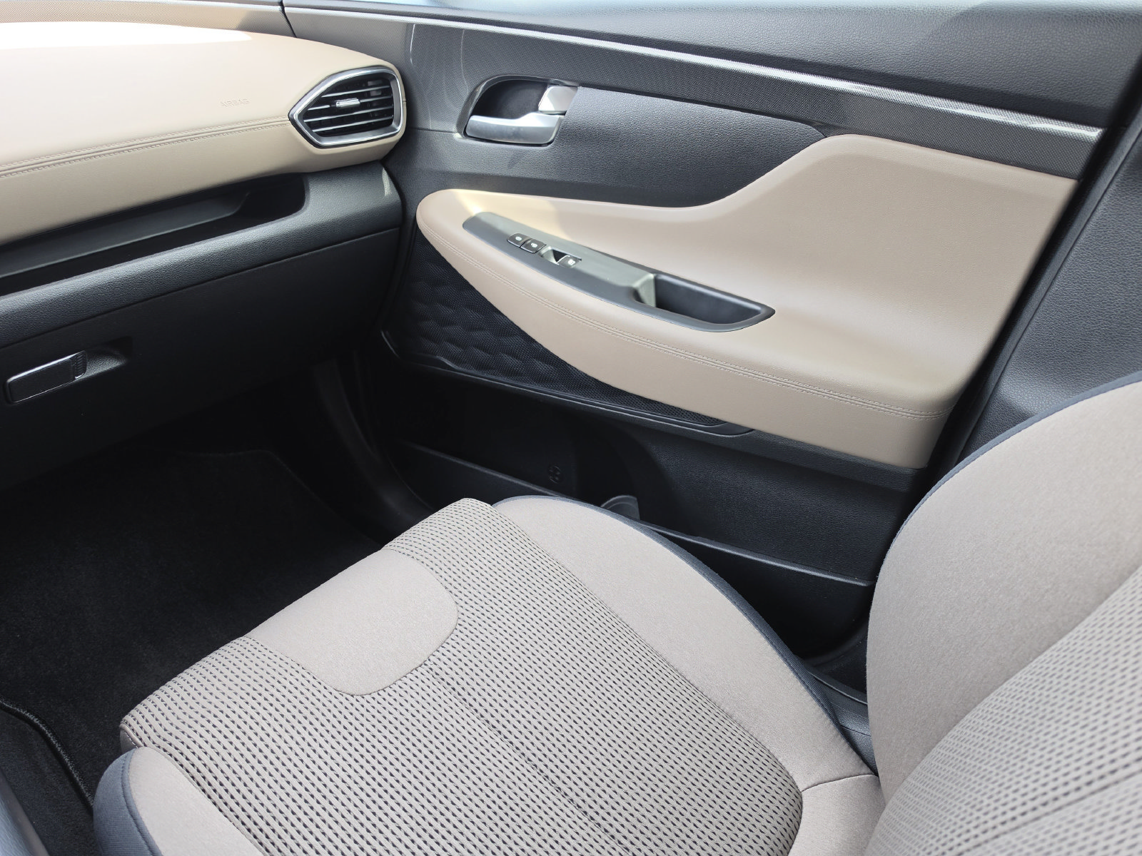 Used 2022 Hyundai Santa Fe SEL w/ Convenience Package FWD image 19