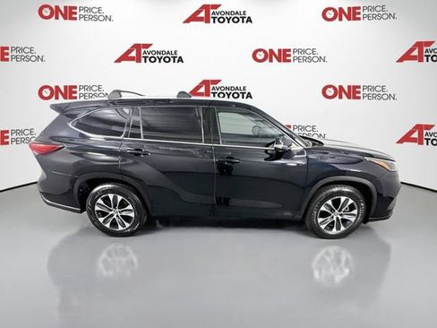 Used 2022 Toyota Highlander XLE FWD image 8