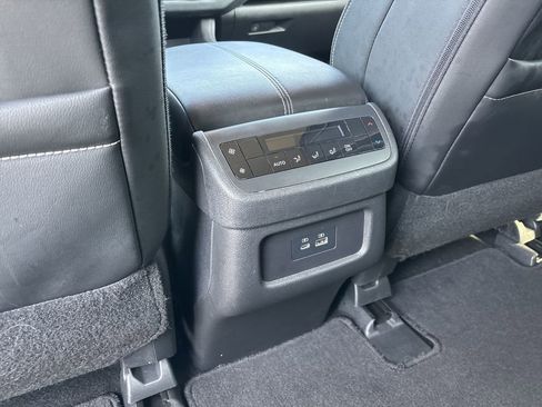 Used 2024 Nissan Pathfinder SL image 22