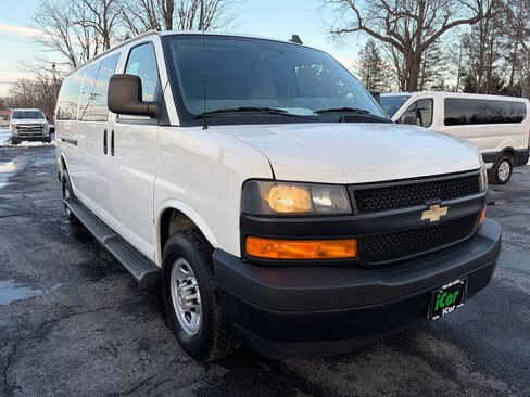 Used 2023 Chevrolet Express 3500 LS image 4