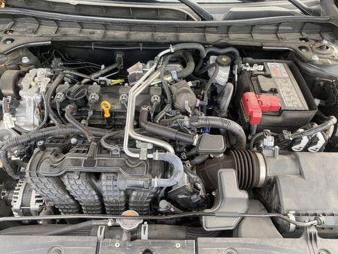 Used 2025 Nissan Altima 2.5 SV FWD image 26