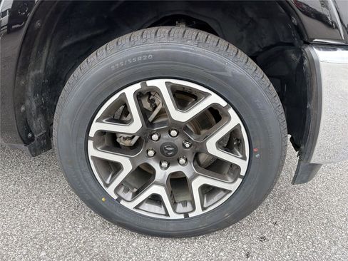 Used 2025 RAM 1500 Laramie AWD/4WD image 10