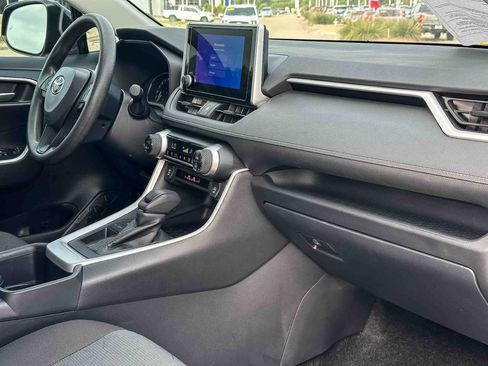 Used 2025 Toyota RAV4 XLE w/ Convenience Package FWD image 22