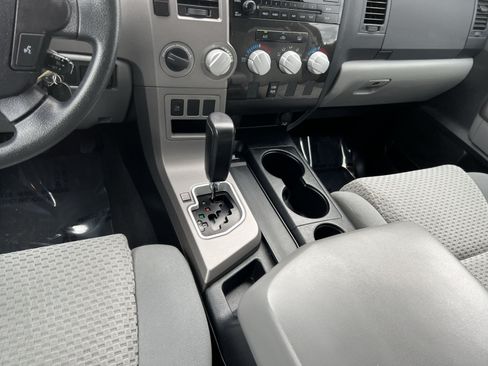 Used 2012 Toyota Tundra 4x4 CrewMax w/ SR5 Pkg image 22