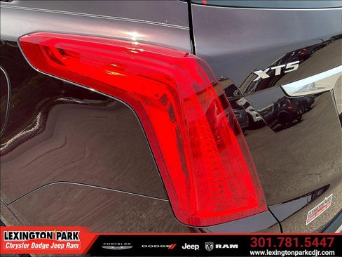Used 2018 Cadillac XT5 Premium Luxury FWD image 21