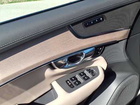 New 2026 Volvo XC90 B5 Core AWD/4WD image 9