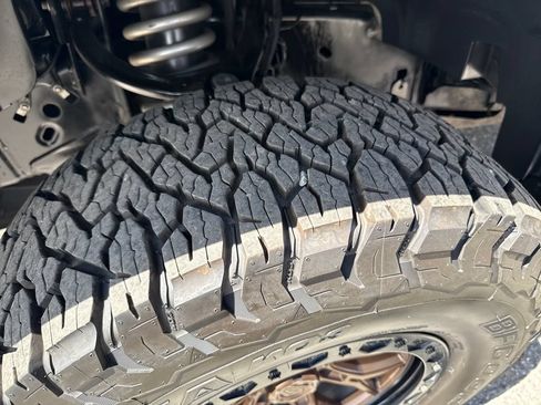 Used 2017 Ford F150 Raptor w/ Equipment Group 802A Luxury AWD/4WD image 40