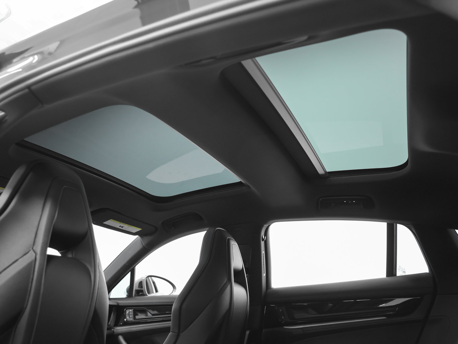 Certified 2025 Porsche Panamera 4 AWD/4WD image 43