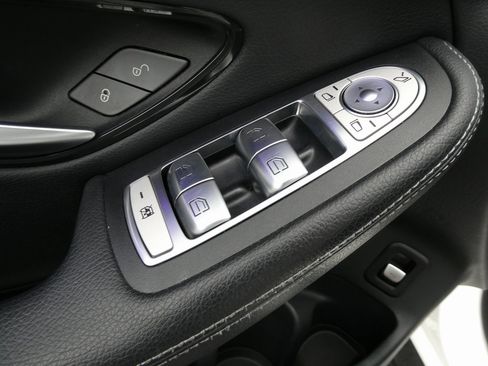 Used 2022 Mercedes-Benz GLC 300 4MATIC image 24