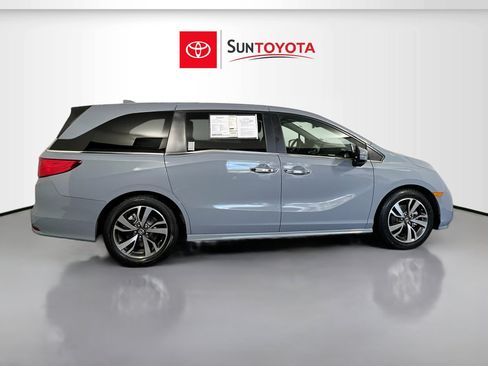 Used 2023 Honda Odyssey Touring image 2