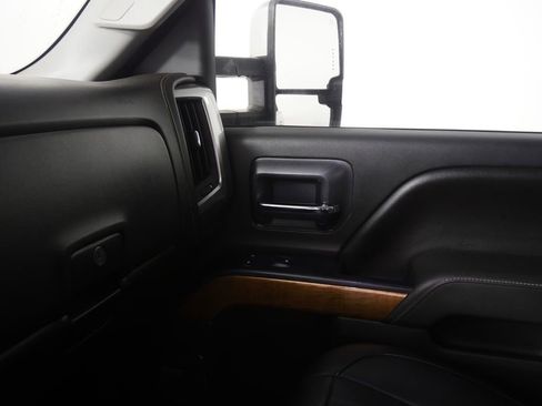 Used 2015 Chevrolet Silverado 1500 LTZ image 15